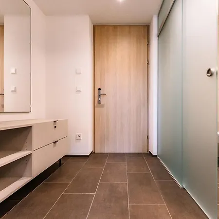 Loomz Living Self-check-in 4*