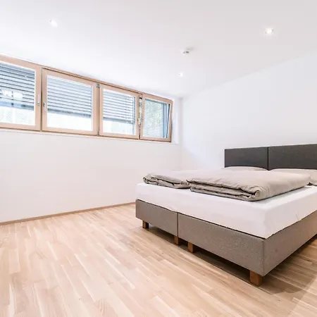 Апарт-отель Loomz Living Self-check-in 4*