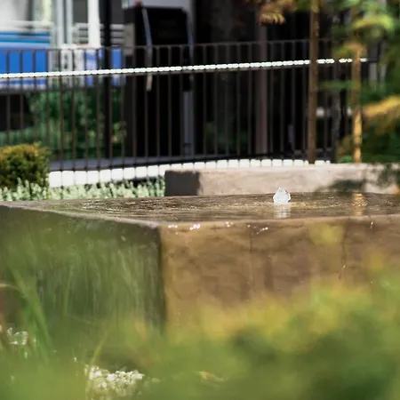 Aparthotel Loomz Living Self-check-in 4*