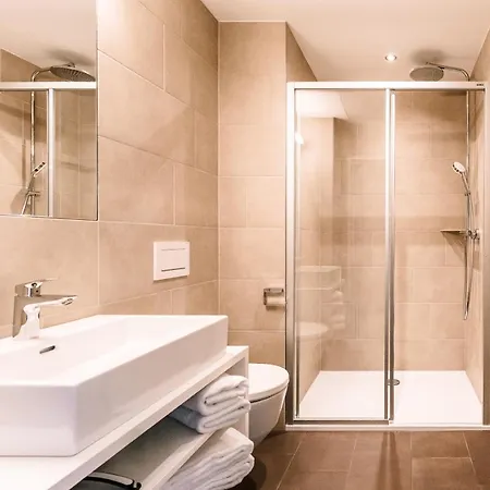 Aparthotel Loomz Living Self-check-in 4*