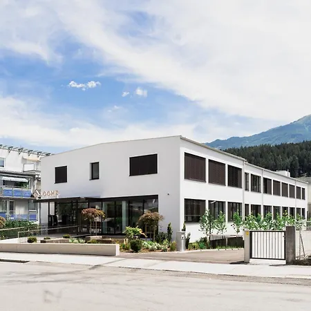 Loomz Living Self-check-in 4*