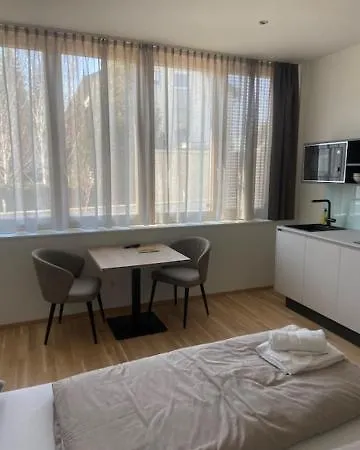 Loomz Living Self-check-in 4*